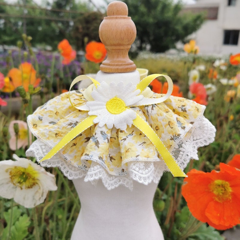 white and lemon yellow ribben wedding dress